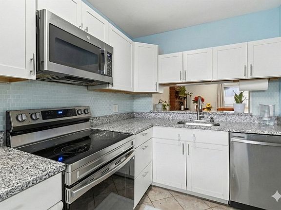 4th image of 134 Highwood Dr