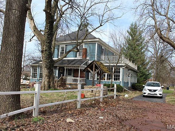5th image of 877 E Airline Dr