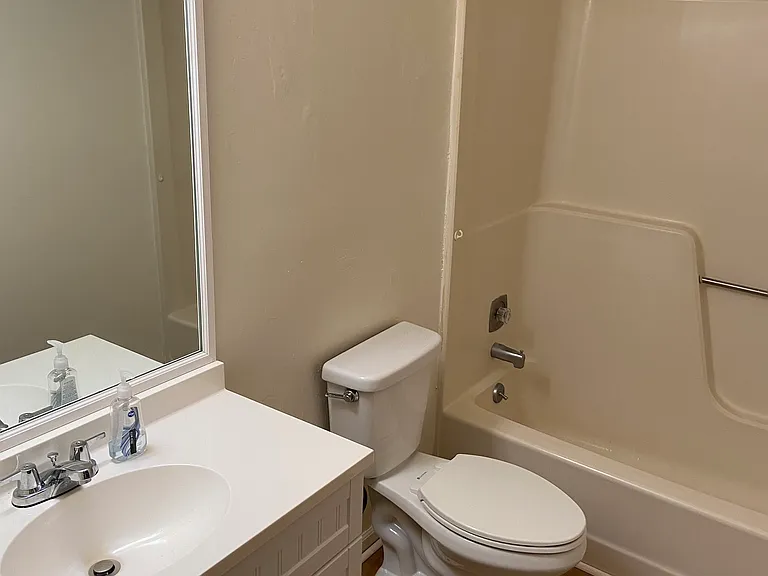 5010 Hawthorne Ct SE #2 — Photo 5