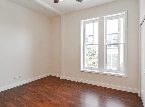 4th image of 918 N Ashland Ave #2