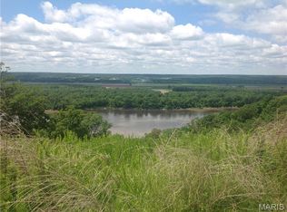 1751 Eagle Bluff Dr, Saint Albans, MO 63073