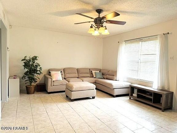 3rd image of 104 Chaumont Dr