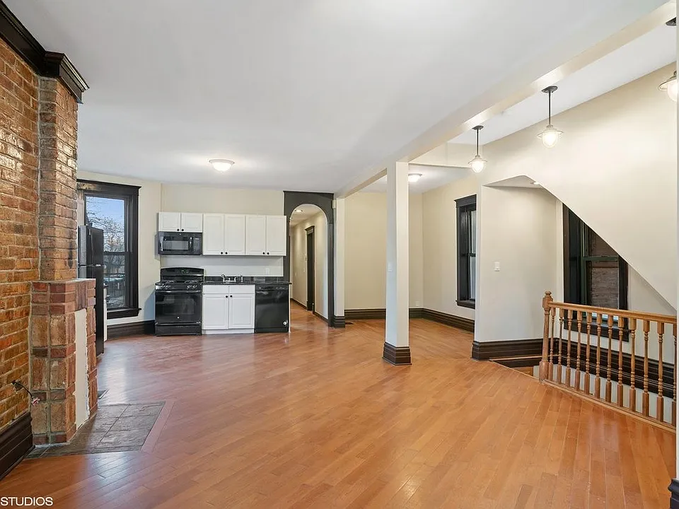 1st floor living room (20x14.5ft)/dining room (14x7.75ft)/kitchen (14.5x11.75ft) See last pictures with updated appliances