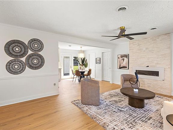 4th image of 5 Pine Ln