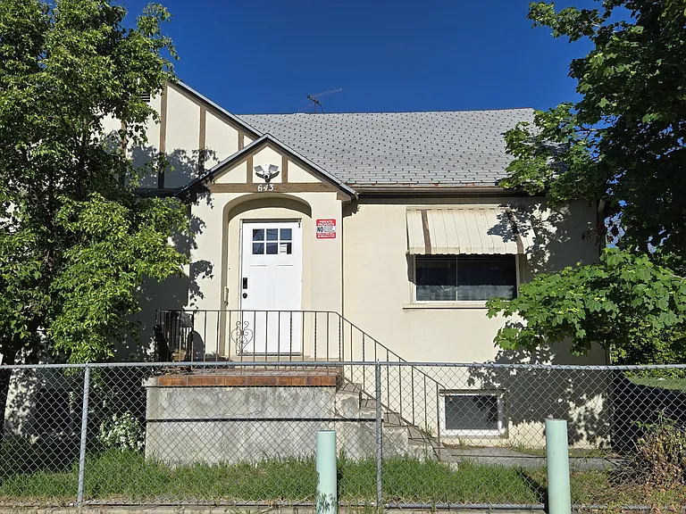 643 S Washington St — Photo 21