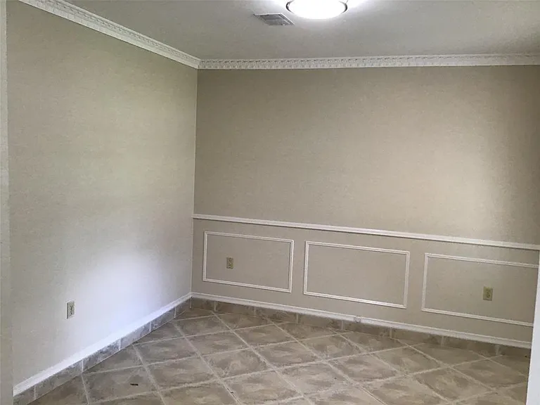 13722 Wickersham Ln — Photo 2