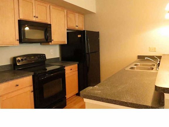 3rd image of 134 Bridge St Suite 202