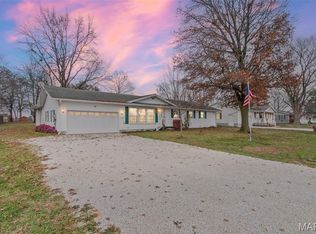 23370 W County Rd, Jerseyville, IL 62052
