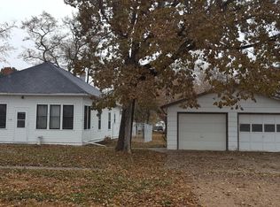 708 6th St, Springfield, SD 57062