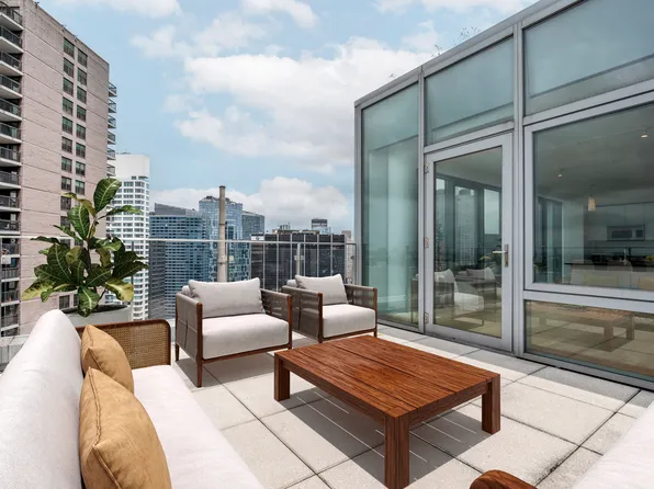 554 54th St, New York, NY