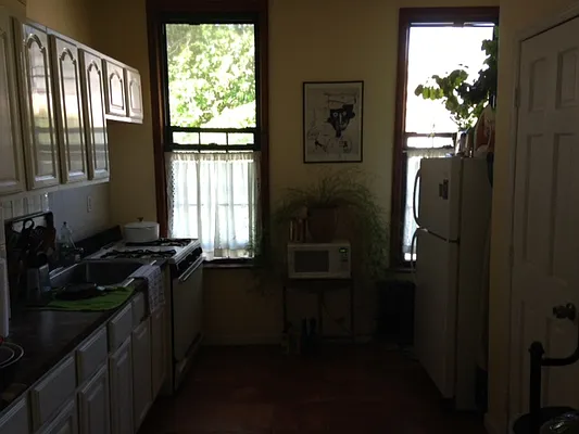 Rented by Premier Metro Realty Corp | media 33