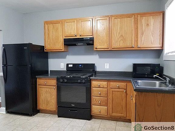 2nd image of 1099 N Kenwood Ave