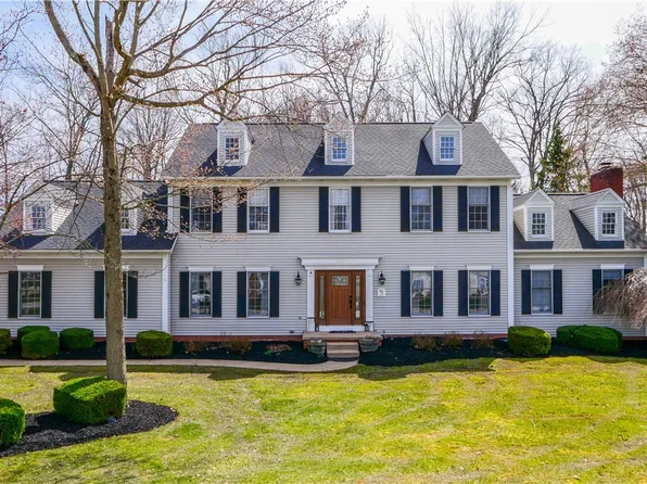 220 Bersham Dr, Hudson, OH 44236