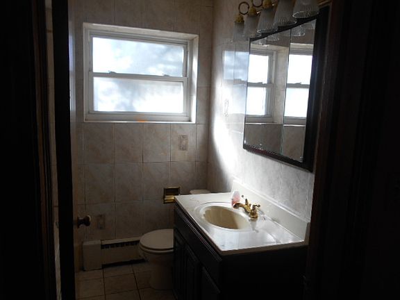 5th image of 14305 S Dearborn St