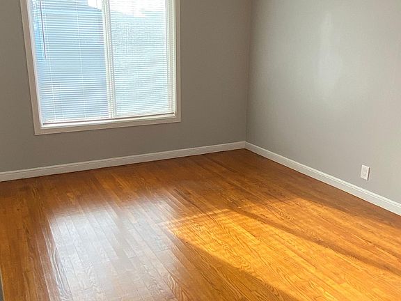 4th image of 236 Pinehurst Way