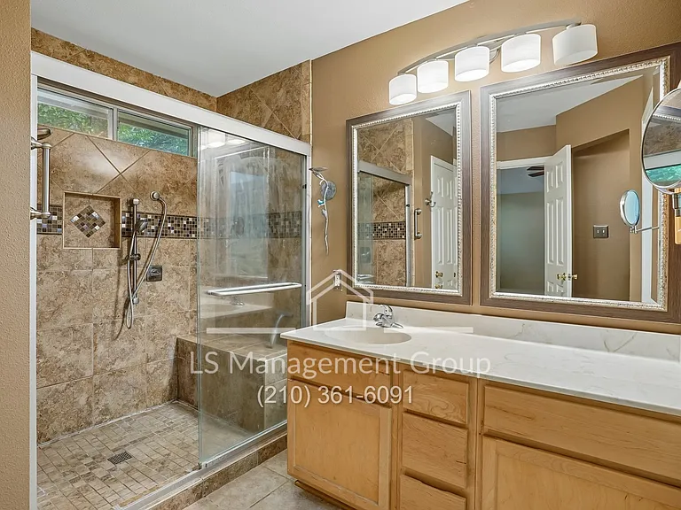 14343 Markham Gln — Photo 22