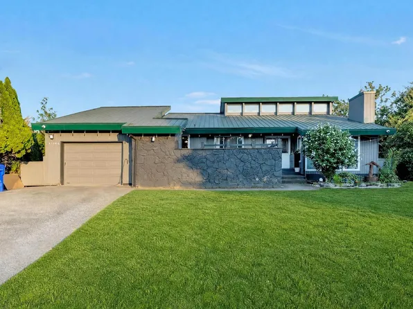 46446 Angela Ave, Chilliwack, BC V2P 7B3