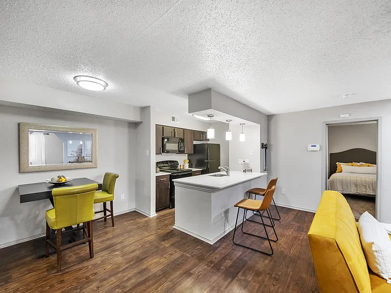 Trinity Apartments — Photo 23