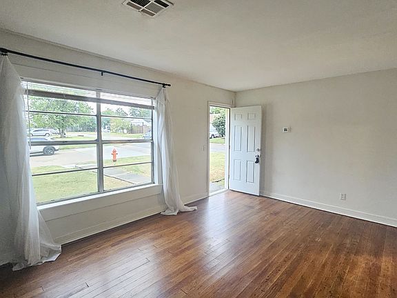 5th image of 2300 NW 31st St