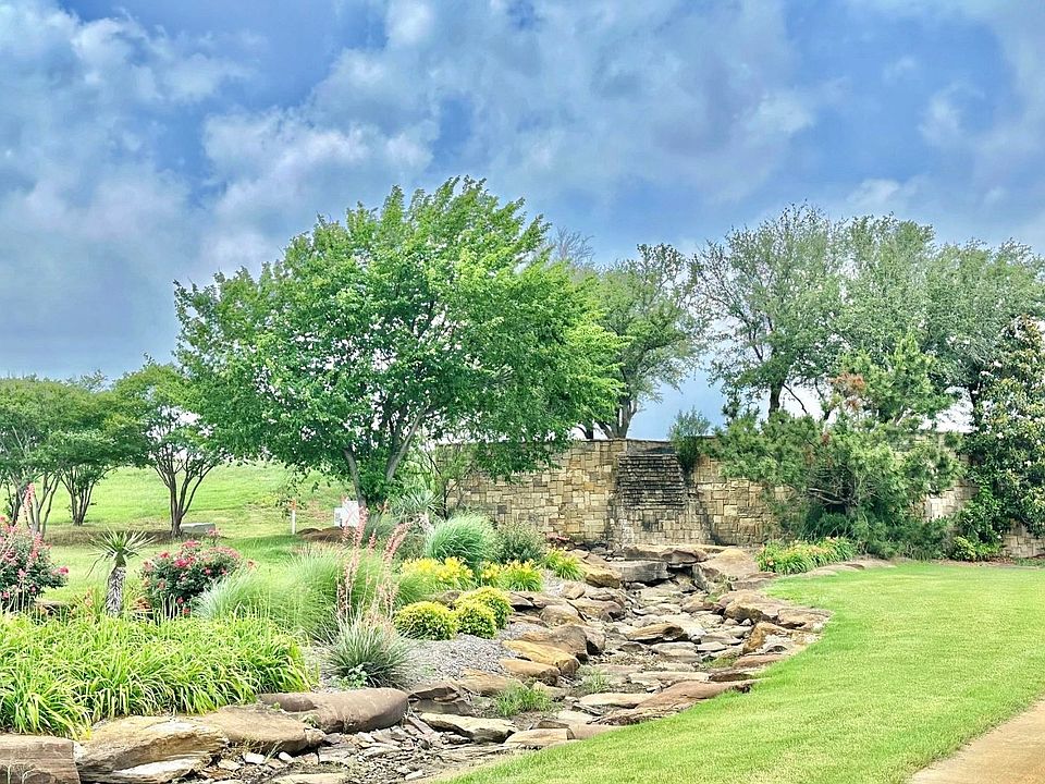 1st image of 137 Whispering Pine Dr