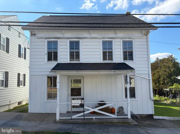 15 Baltimore St, Spring Grove, PA 17362