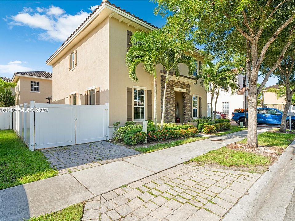 1st image of 16946 SW 90th Terrace Cir