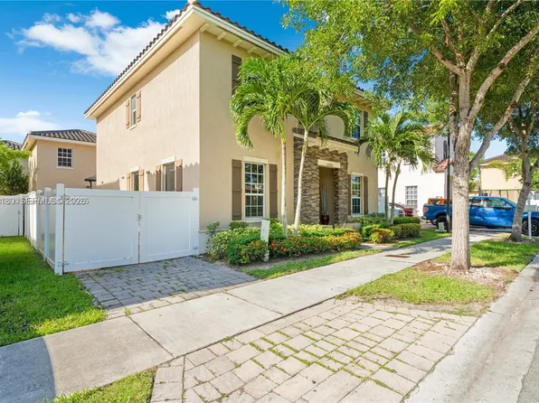 16946 SW 90th Terrace Cir, Miami, FL 33196