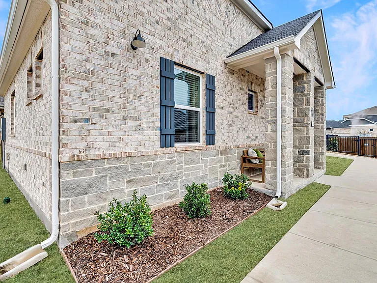 VLux Stoneridge — Photo 15