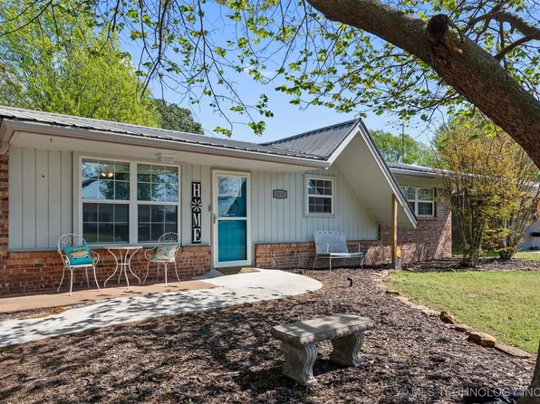 1113 SE 15th St, Wagoner, OK 74467