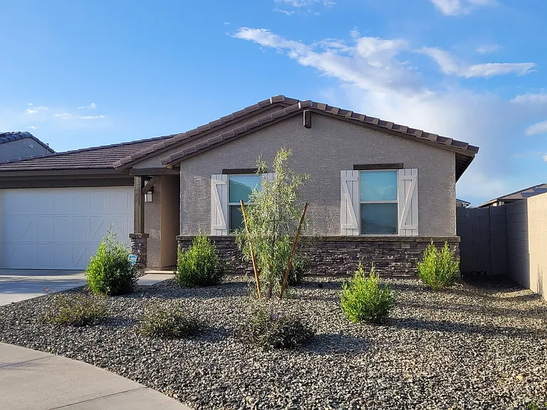15998 W Smoketree Dr — Photo 1