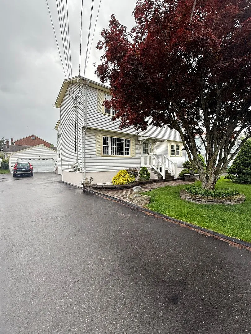 27 Janet Dr — Photo 1