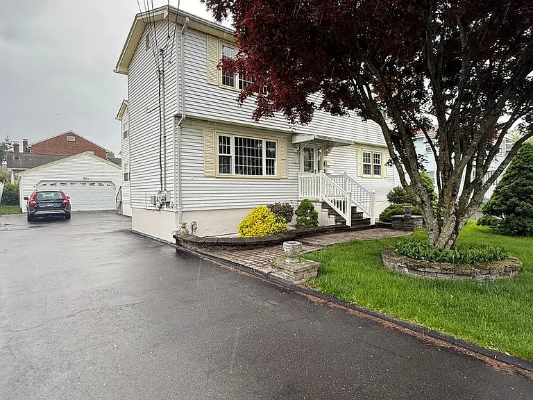 27 Janet Dr — Photo 1