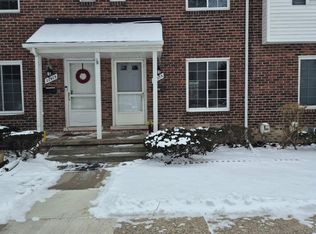 22925 Gary Ln, Saint Clair Shores, MI