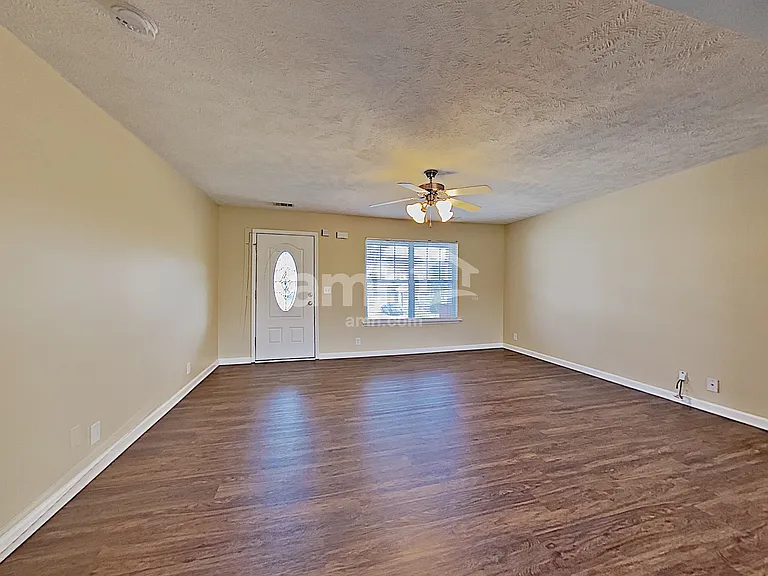 105 Tulip Grove Point — Photo 5