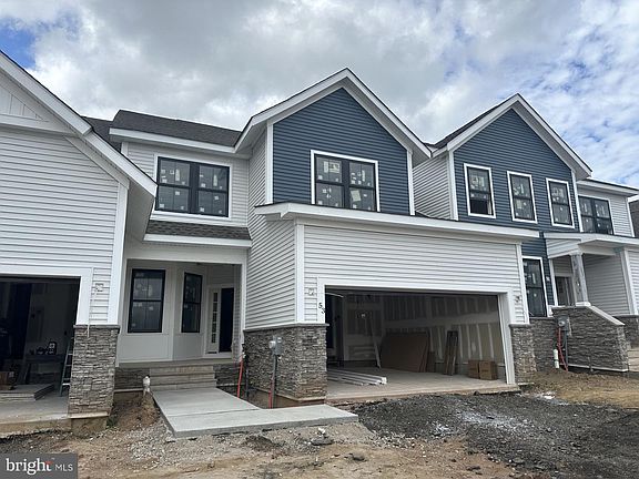 3rd image of 53 Kay Chiarello Way