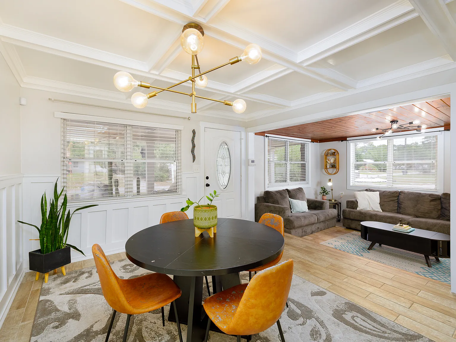 3 bed, 1233 sqft, $2,500 — Photo 3