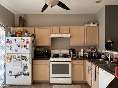 2nd image of 1494 Saint James Ct #1494