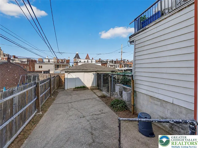 121 S 14th St — Photo 26