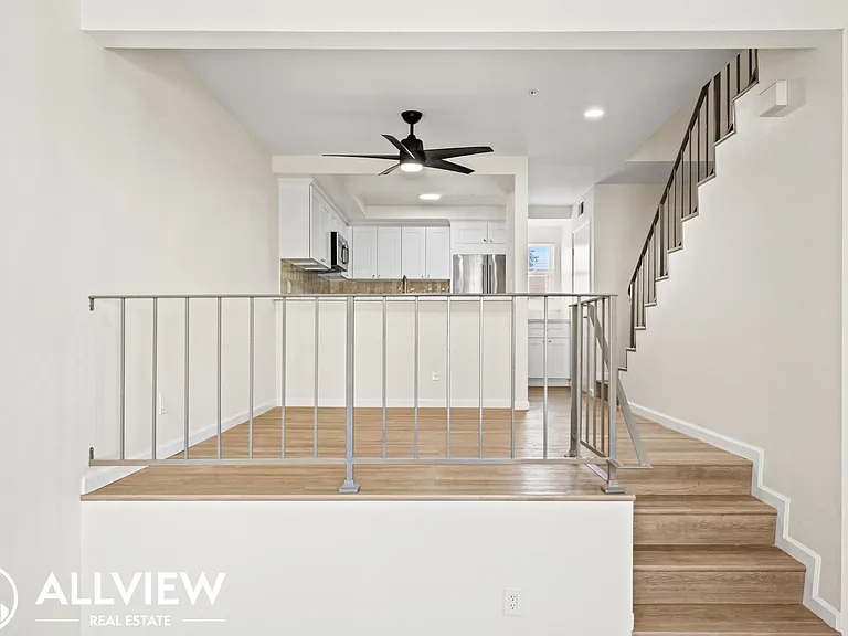 2418 Huntington Street — Photo 6
