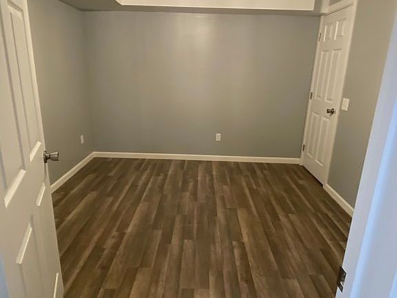 3rd image of 815 Oakridge Ter