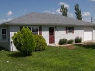 1480 Spring Dr, Bolivar, MO 65613