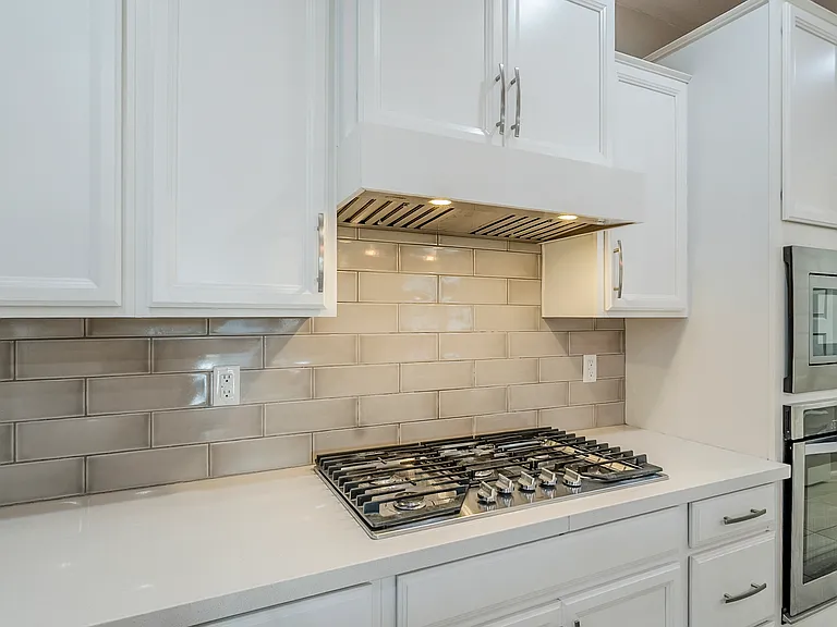 7050 W Carter Dr — Photo 4