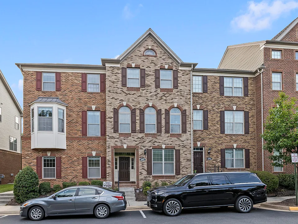 22615 Norwalk Sq