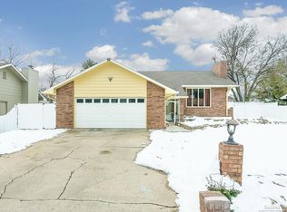 2208 Country Hills Rd, Salina, KS 67401