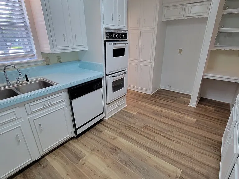 3803 Oak Ridge Dr — Photo 18