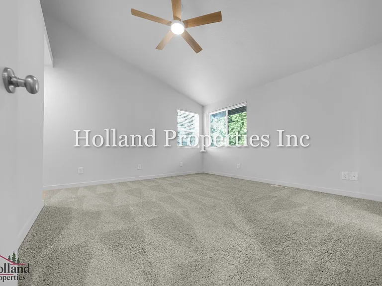 9055 SW Sagert St — Photo 9