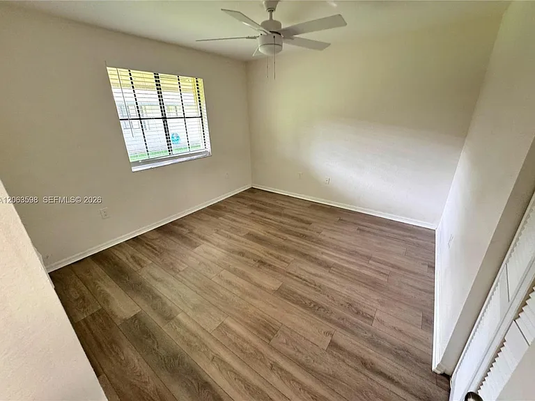 5637 Taft St #5637 — Photo 6
