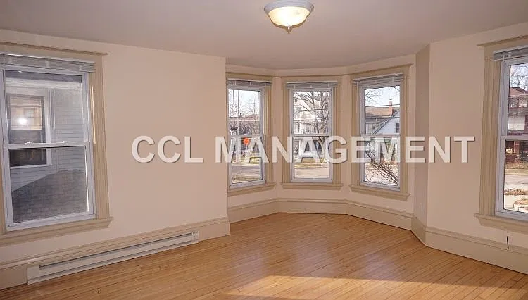 2 bed, $2,350 — Photo 4