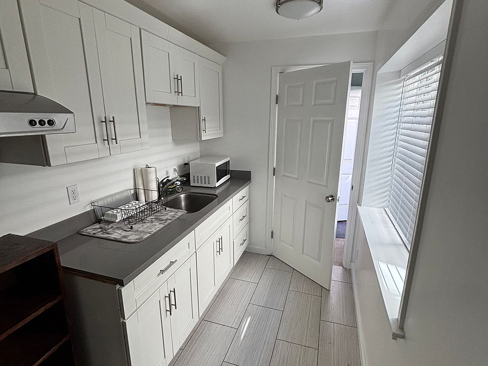 1st image of 2541 Grande Vista Ave #B