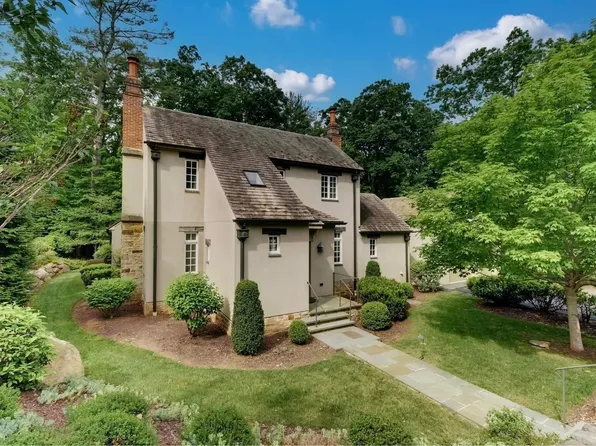 267 Shepherds Trl, Hot Springs, VA 24445
